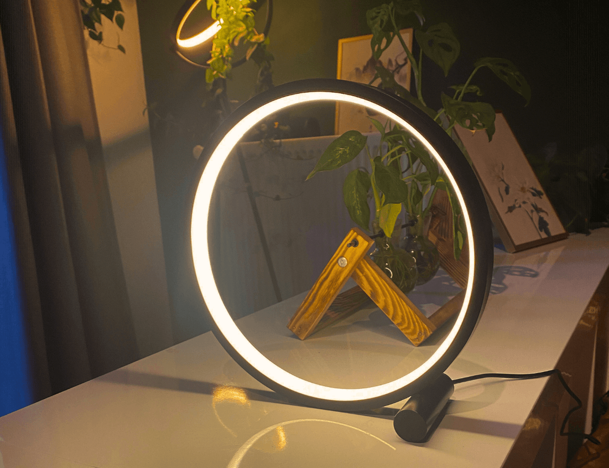 K-NATICS Circle Touch Lamp